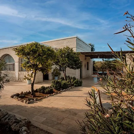 Villa One Mit Pool, Gaestehaus & Glamping
