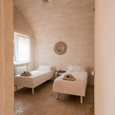 One Mit Pool, Gaestehaus & Glamping * Ostuni