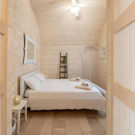 One Mit Pool, Gaestehaus & Glamping Ostuni