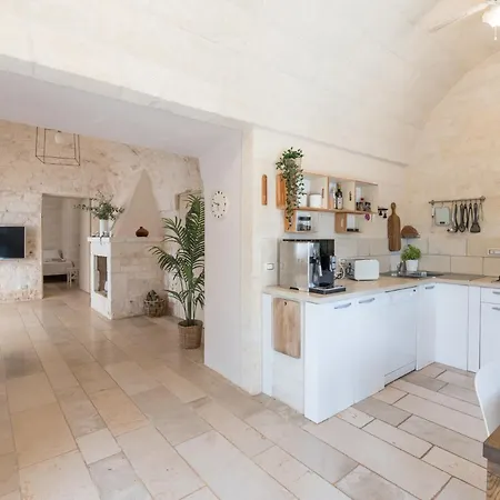 One Mit Pool, Gaestehaus & Glamping * Ostuni