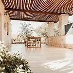 One Mit Pool, Gaestehaus & Glamping *