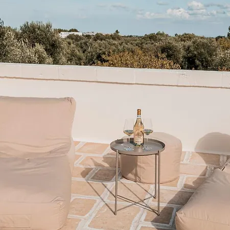 One Mit Pool, Gaestehaus & Glamping אוסטוני