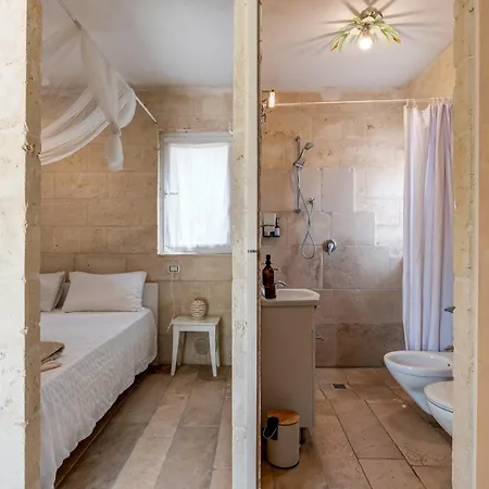 One Mit Pool, Gaestehaus & Glamping