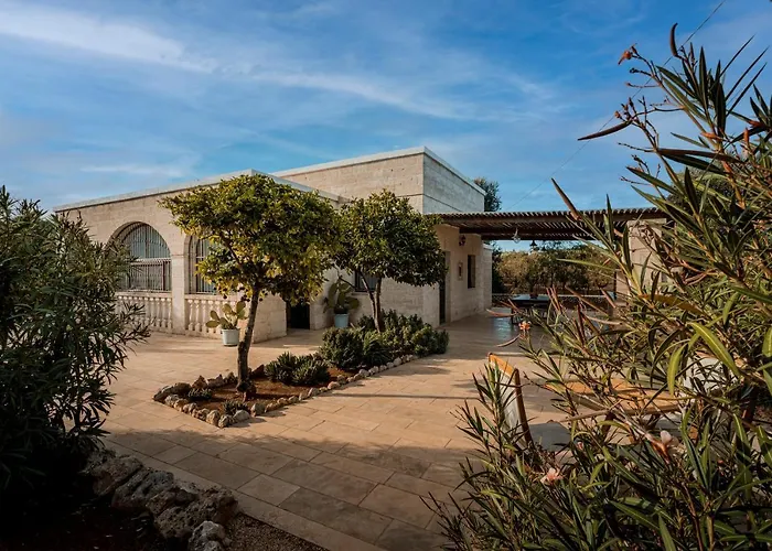 Villa One Mit Pool, Gaestehaus & Glamping