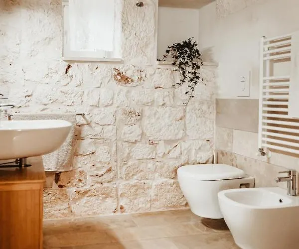 One Mit Pool, Gaestehaus & Glamping Villa