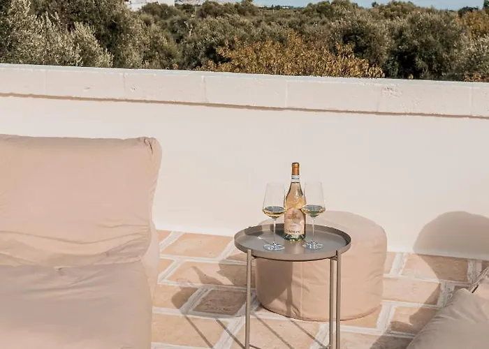 One Mit Pool, Gaestehaus & Glamping Ostuni
