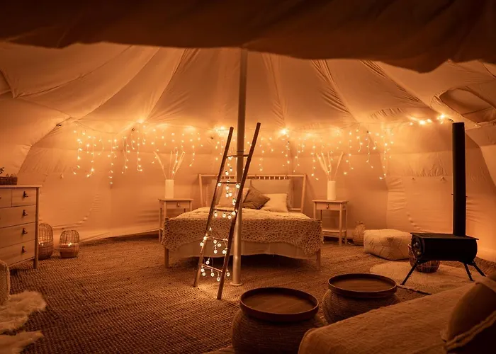 One Mit Pool, Gaestehaus & Glamping Villa