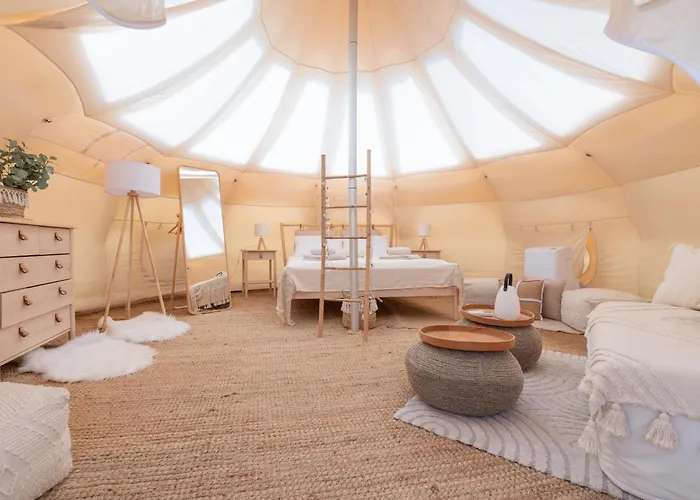 One Mit Pool, Gaestehaus & Glamping Villa