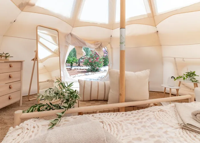 One Mit Pool, Gaestehaus & Glamping Ostuni